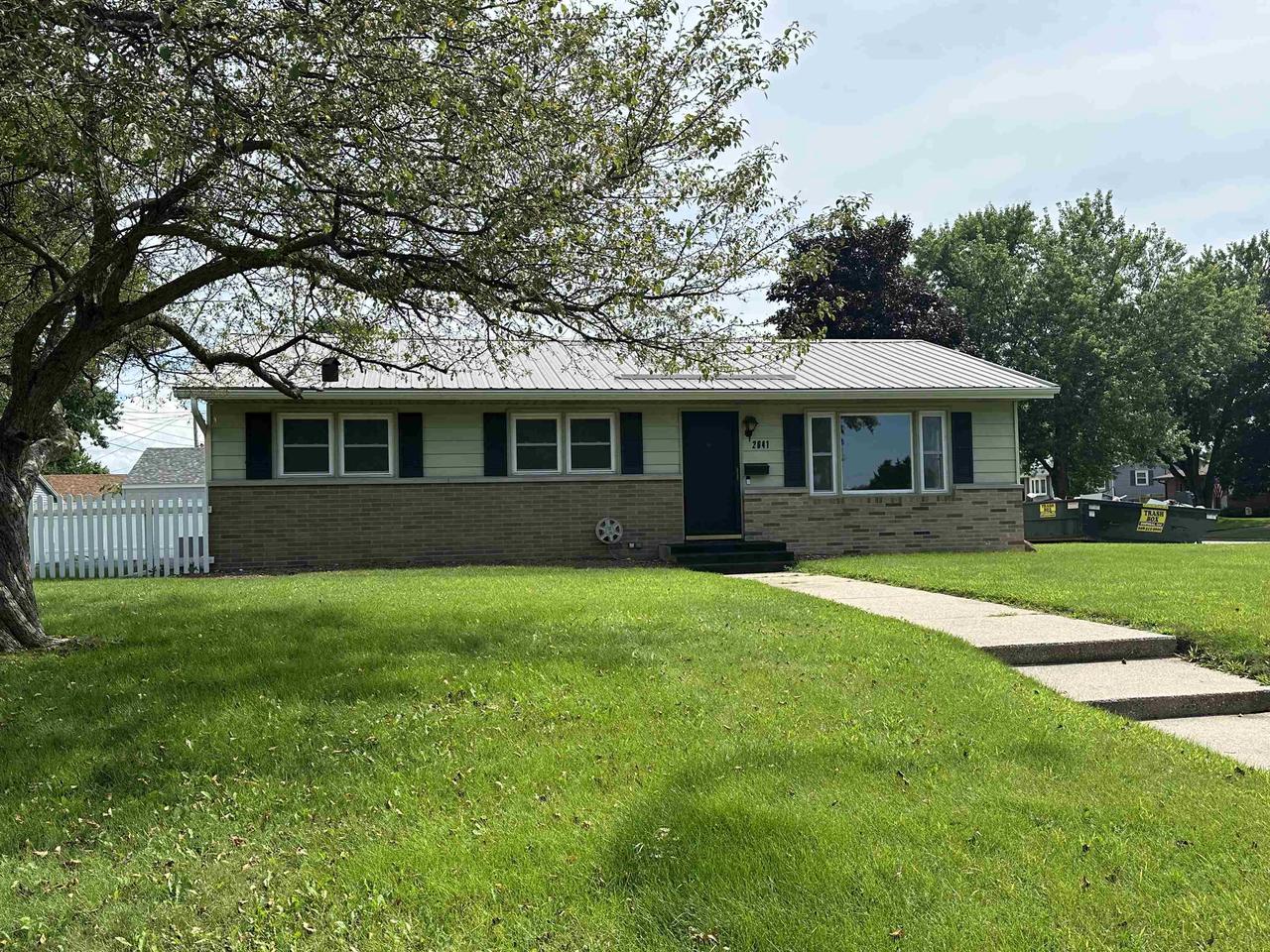2641 Roosevelt Avenue