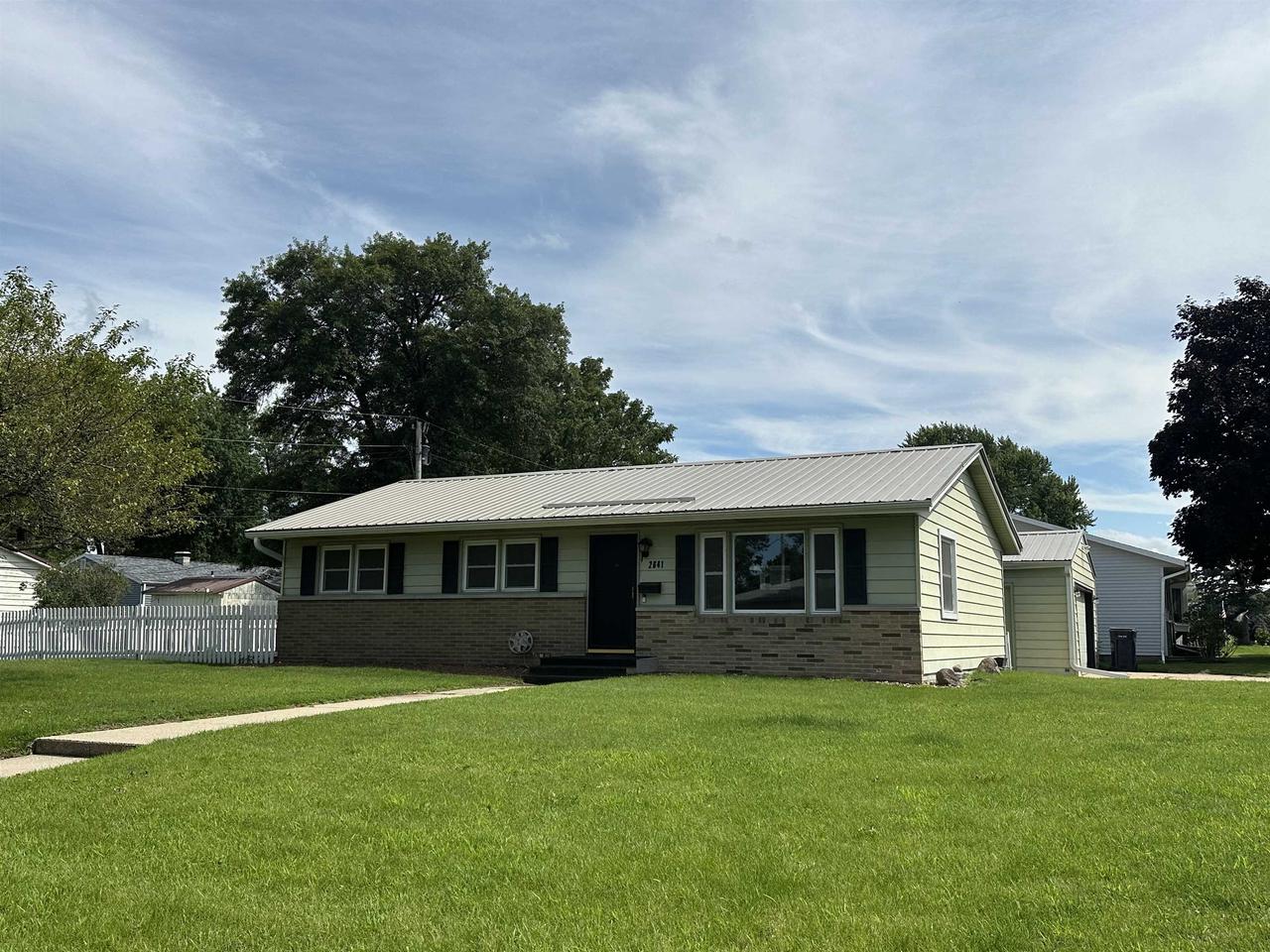 2641 Roosevelt Avenue