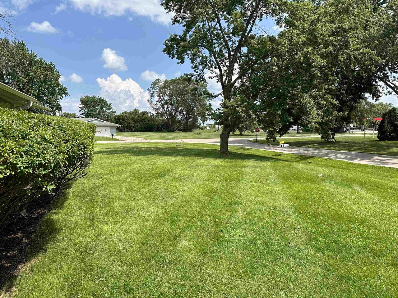 891 East Daffodil Lane