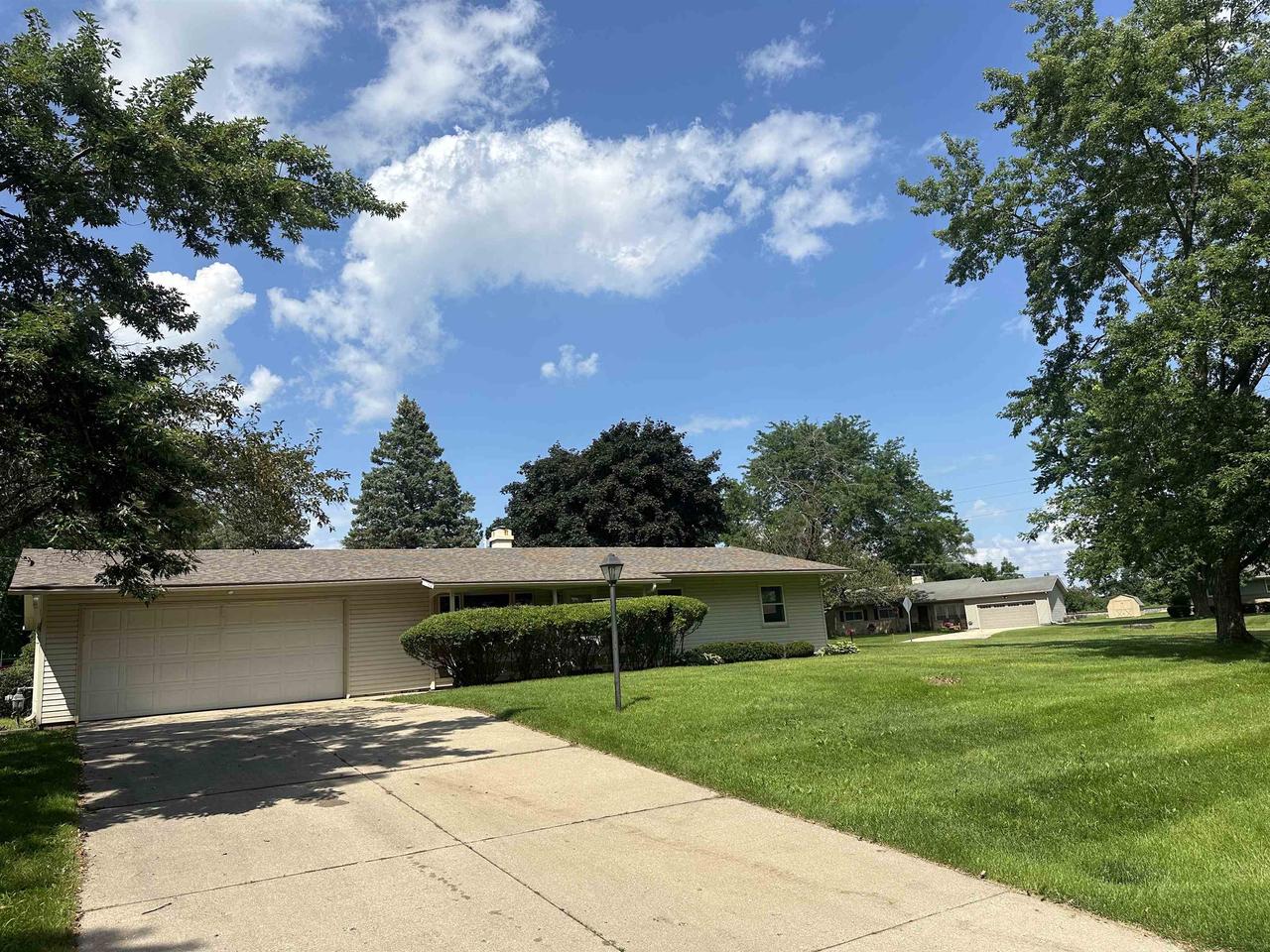 891 East Daffodil Lane