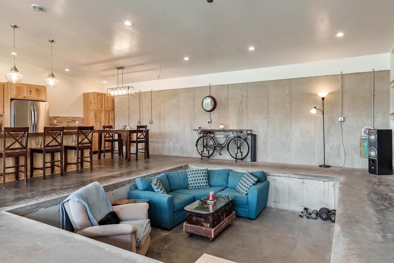 7650 South Johnson Road