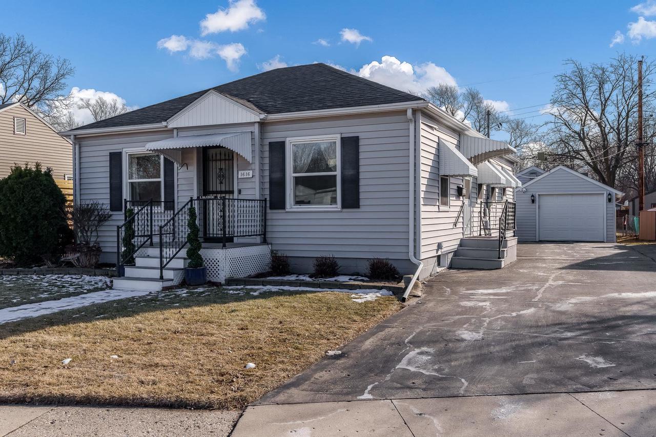 1616 Ashland Avenue