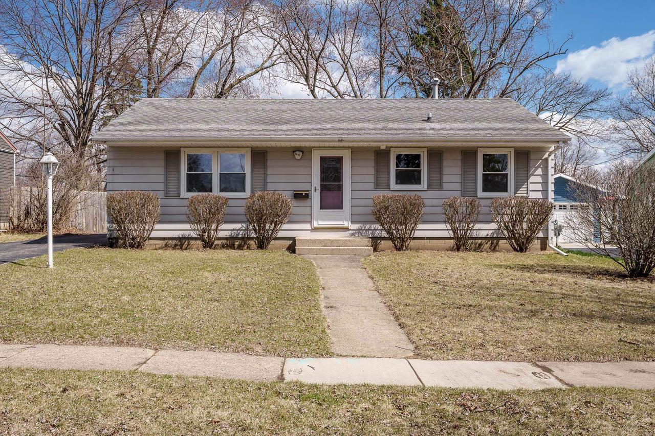 1817 Townline Avenue