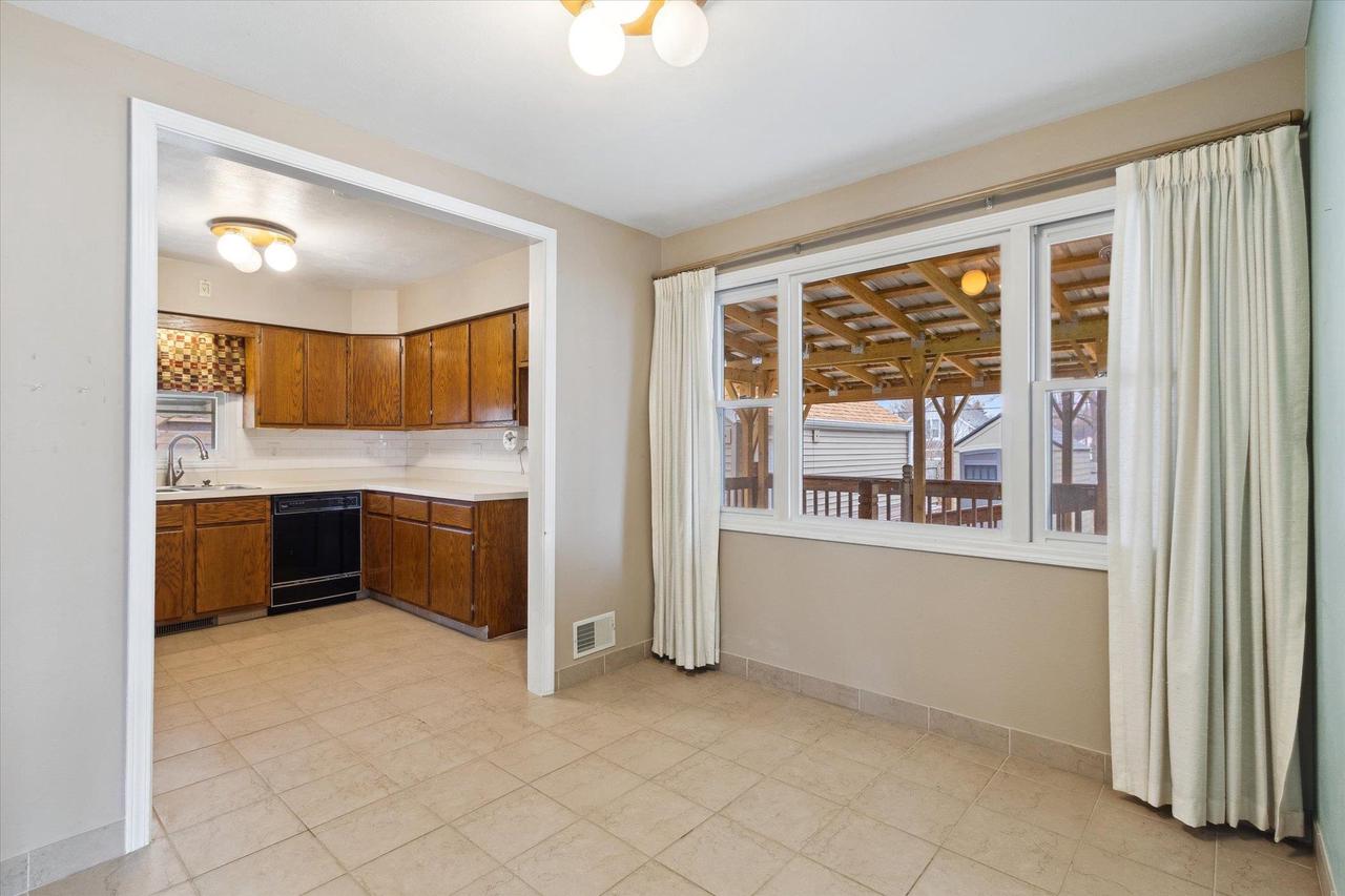 1343 Highland Avenue