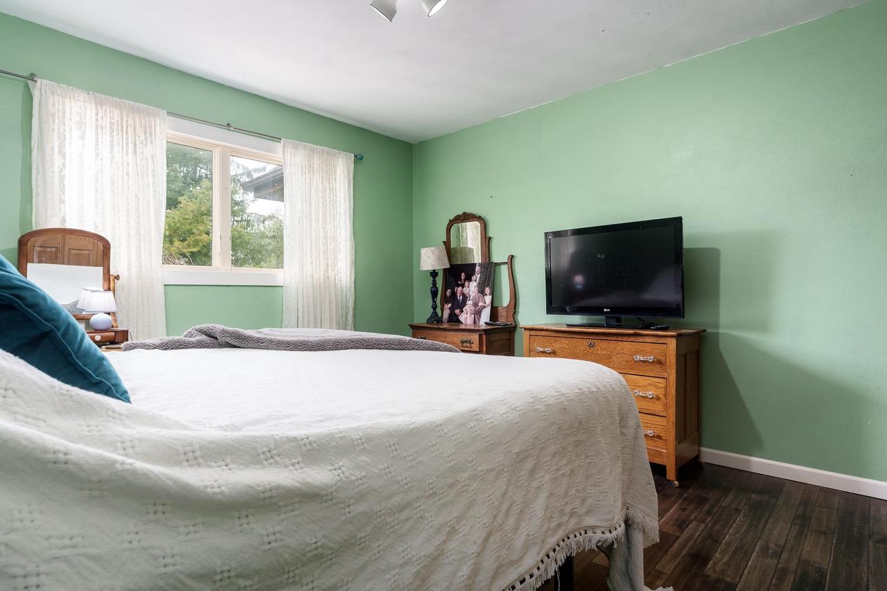 11432 South Smythe School Road