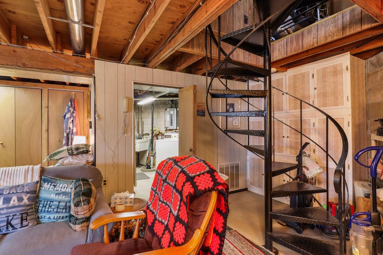 333 Lions Head Court