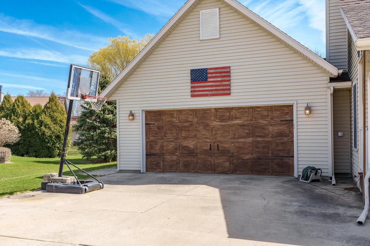 2827 South Waterford Court