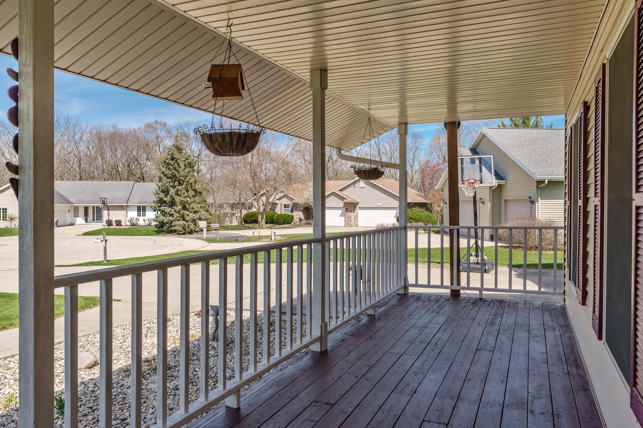 2827 South Waterford Court