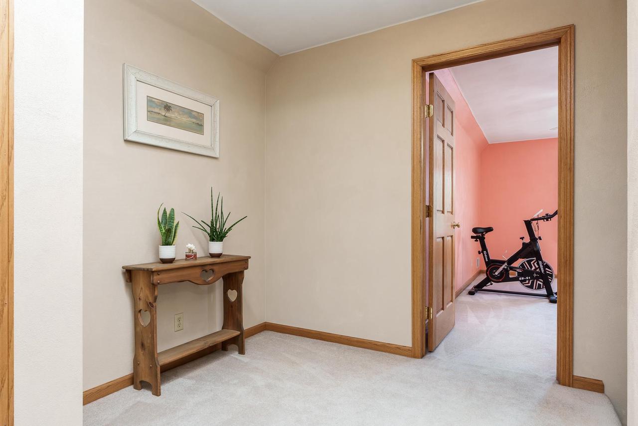 2827 South Waterford Court