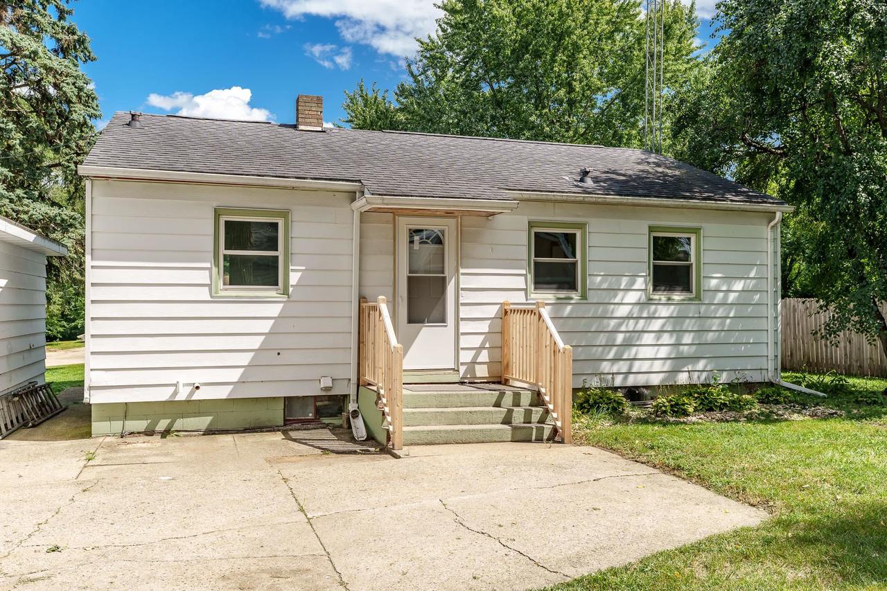 1949 South McKinley Avenue