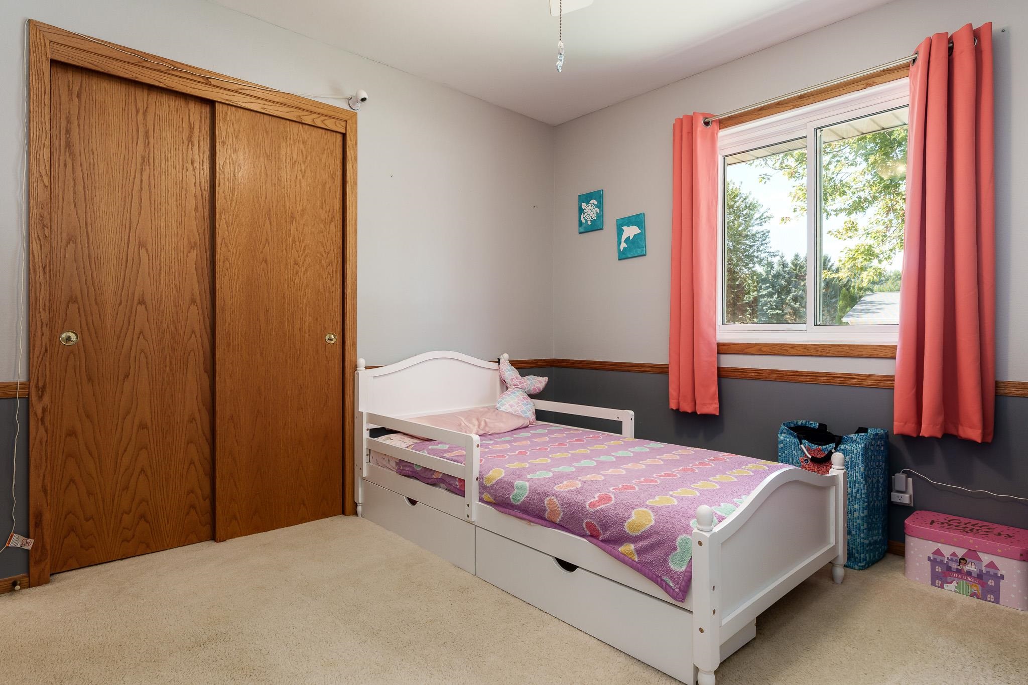 1331 W Burbank Avenue