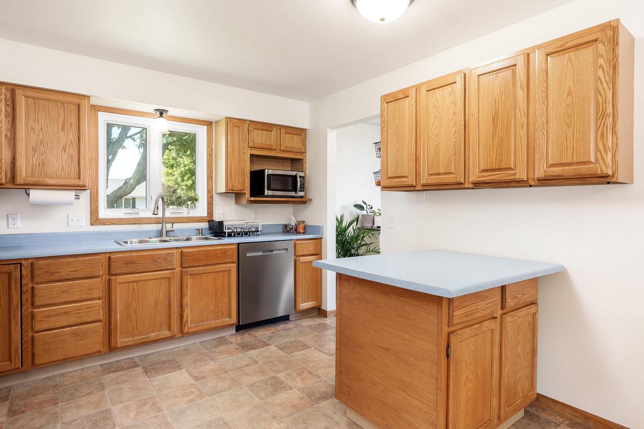 1331 West Burbank Avenue