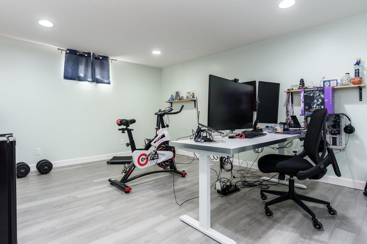 1331 West Burbank Avenue