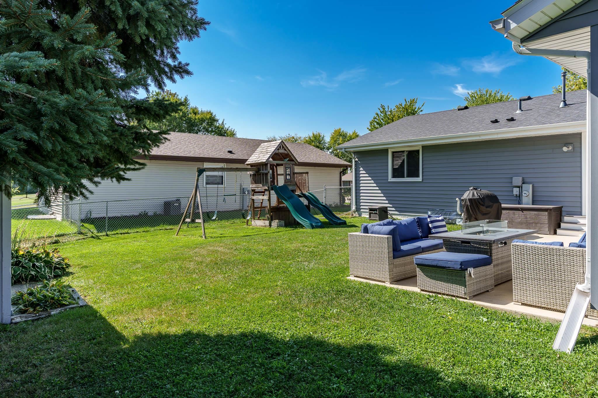 1331 W Burbank Avenue