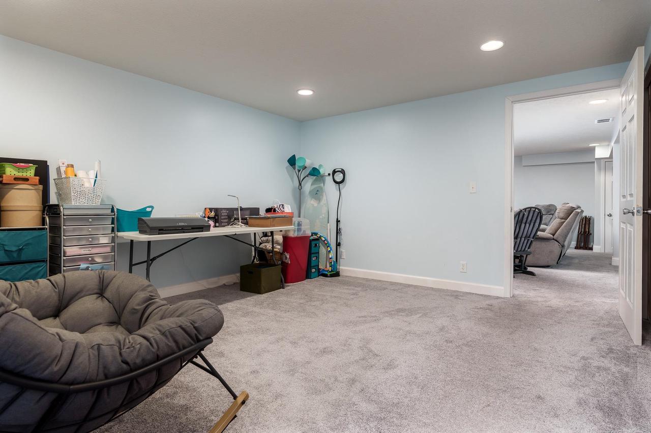 1331 West Burbank Avenue