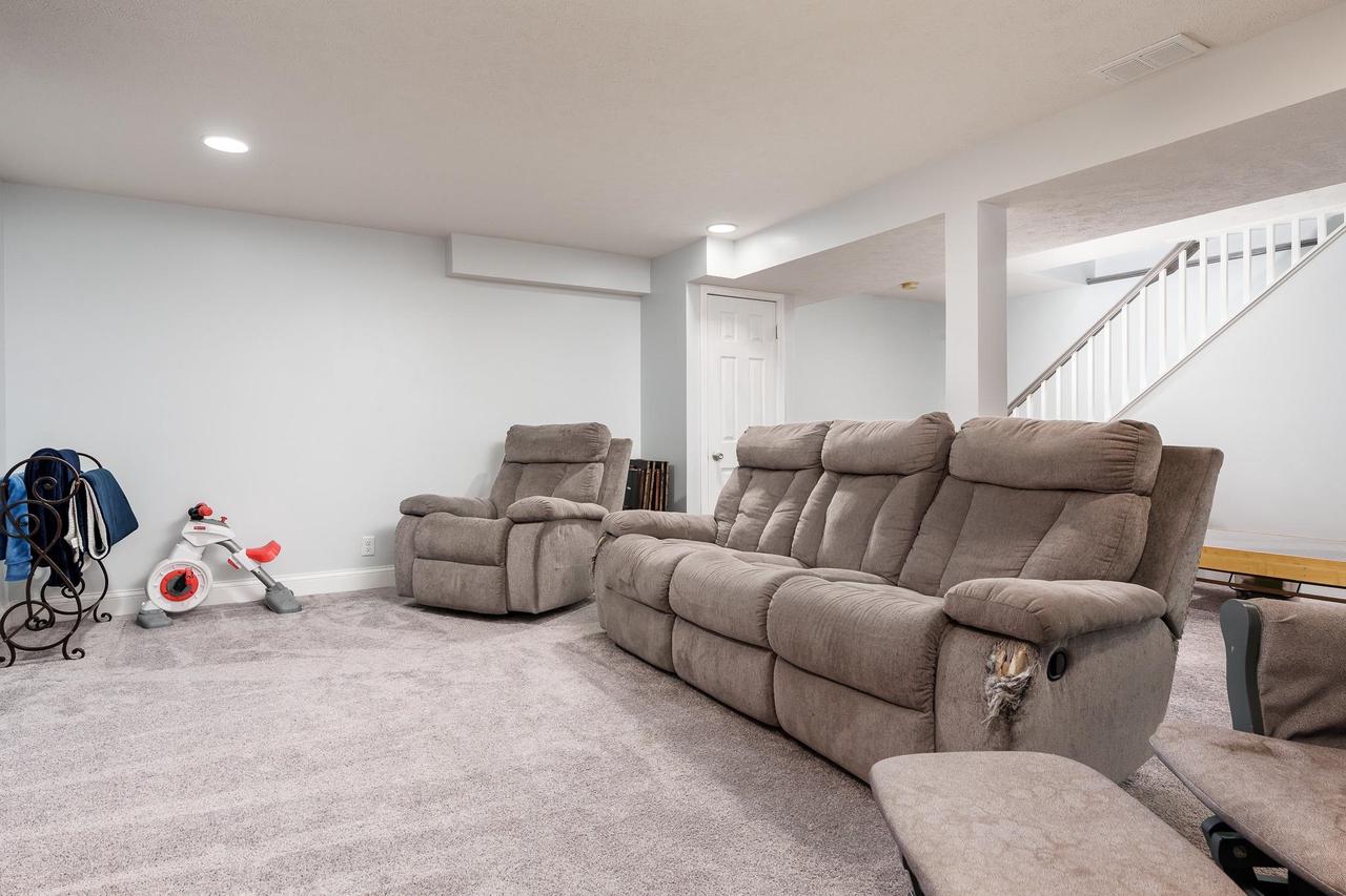 1331 West Burbank Avenue