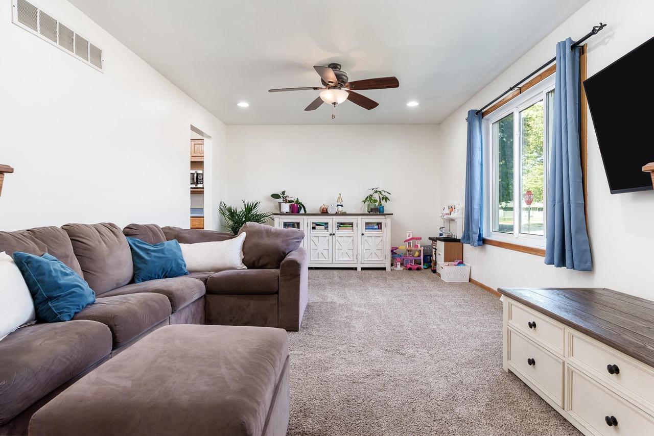 1331 West Burbank Avenue