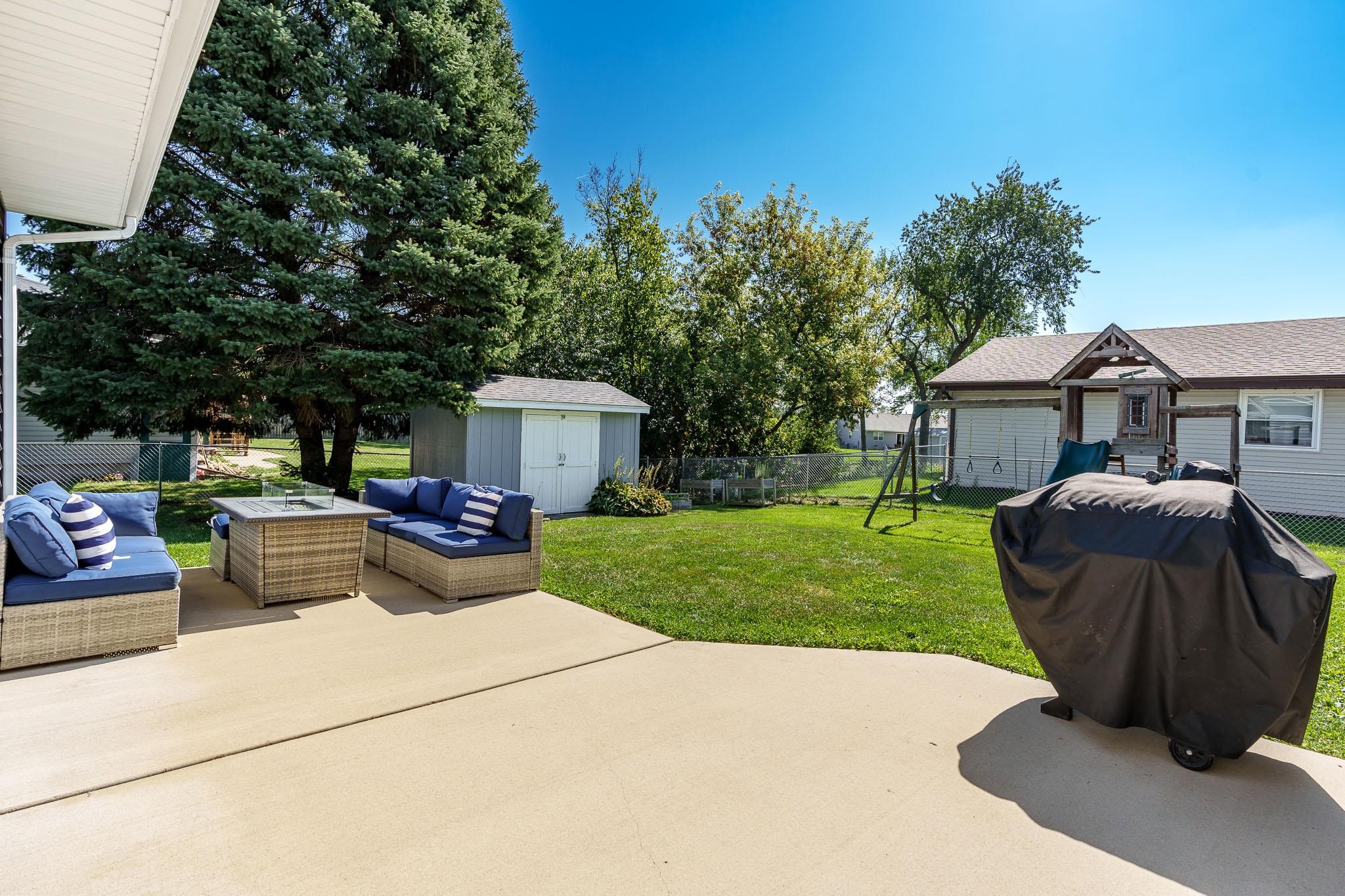 1331 W Burbank Avenue