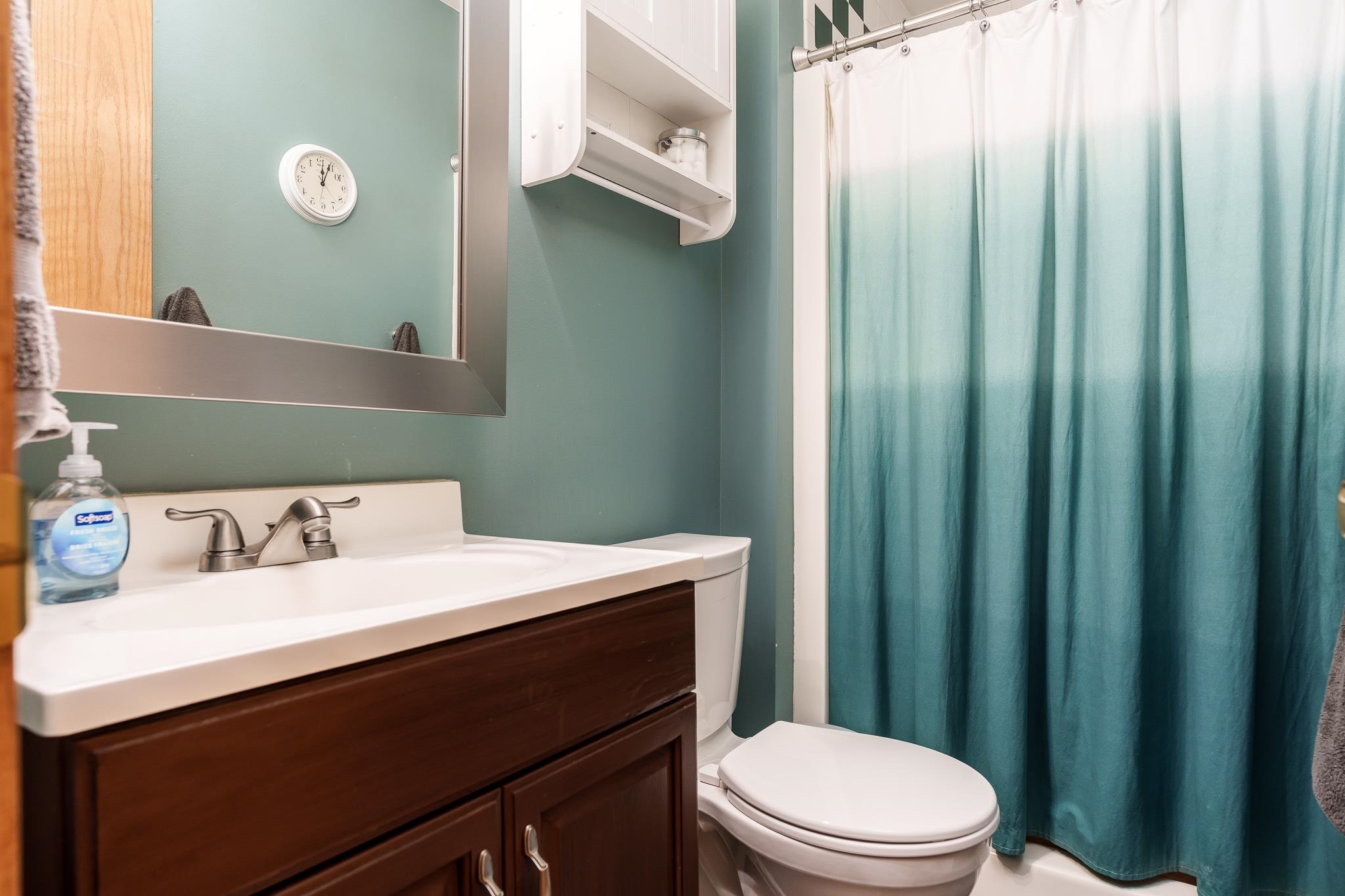 1331 W Burbank Avenue