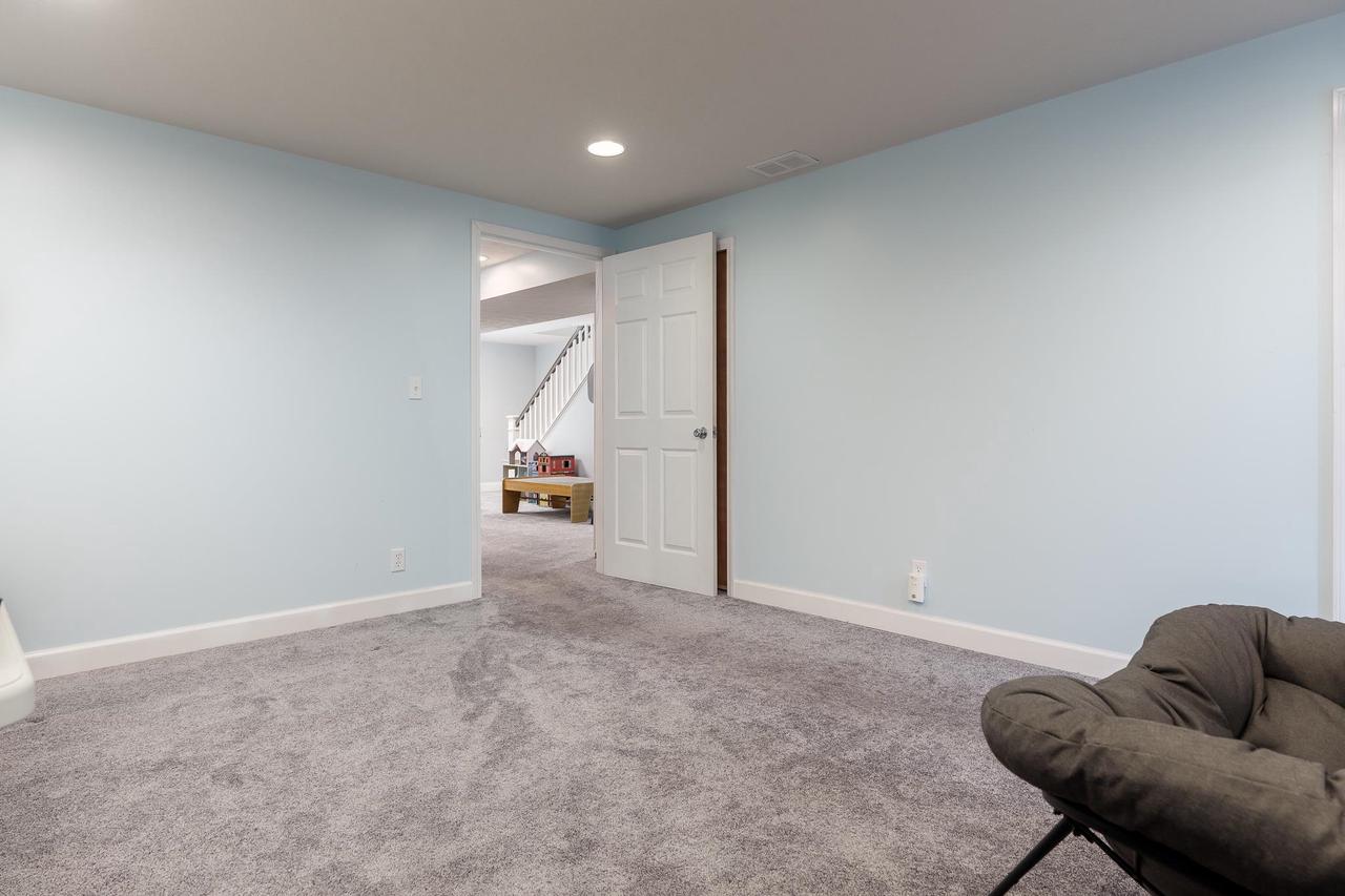 1331 West Burbank Avenue