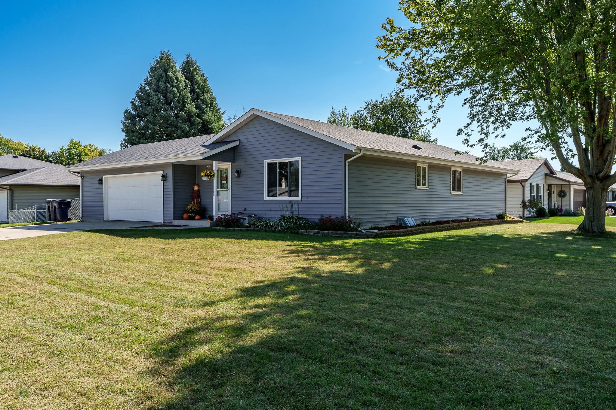 1331 W Burbank Avenue