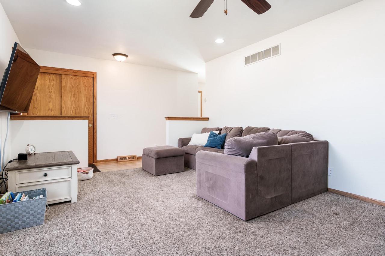 1331 West Burbank Avenue