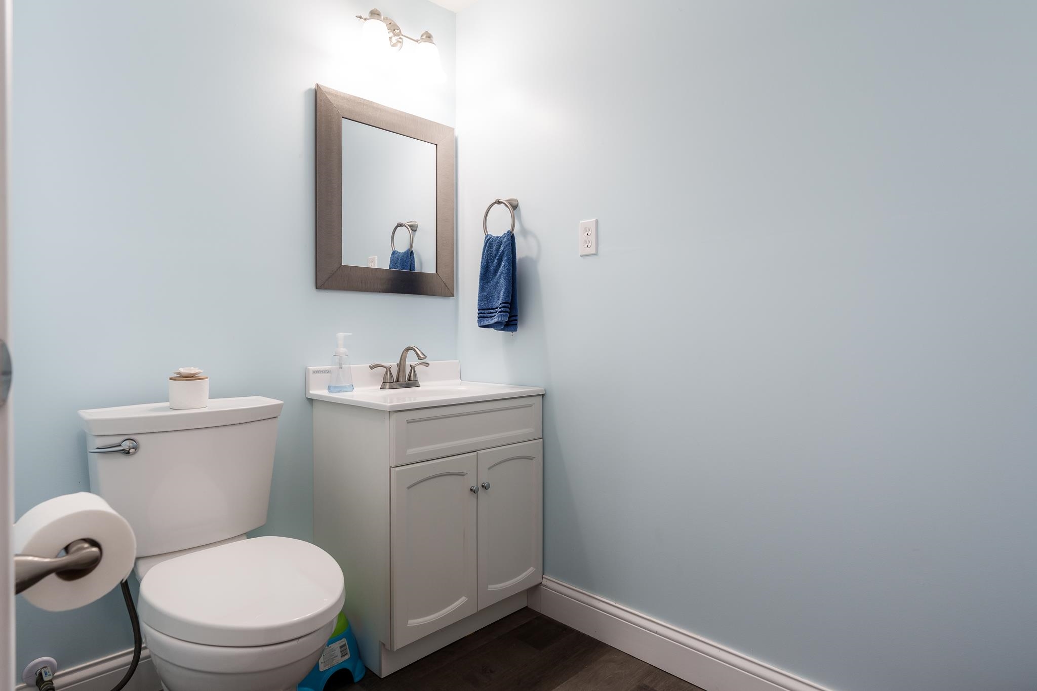 1331 W Burbank Avenue