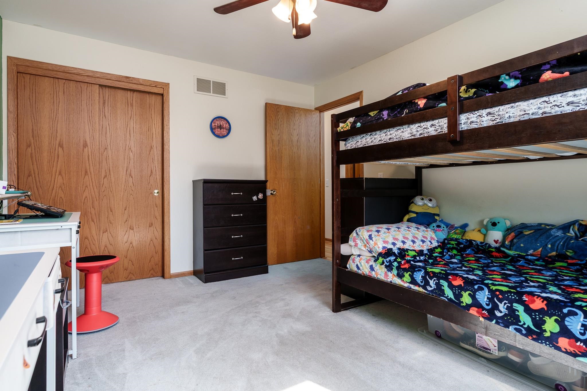 1331 W Burbank Avenue