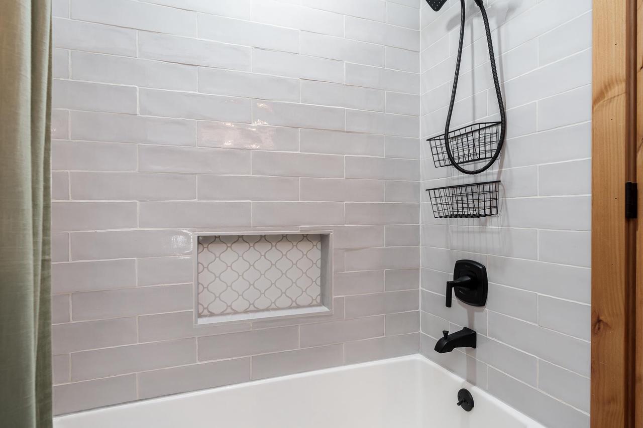 2126 North Polzin Road