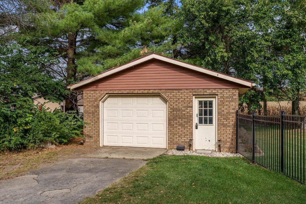 2126 North Polzin Road