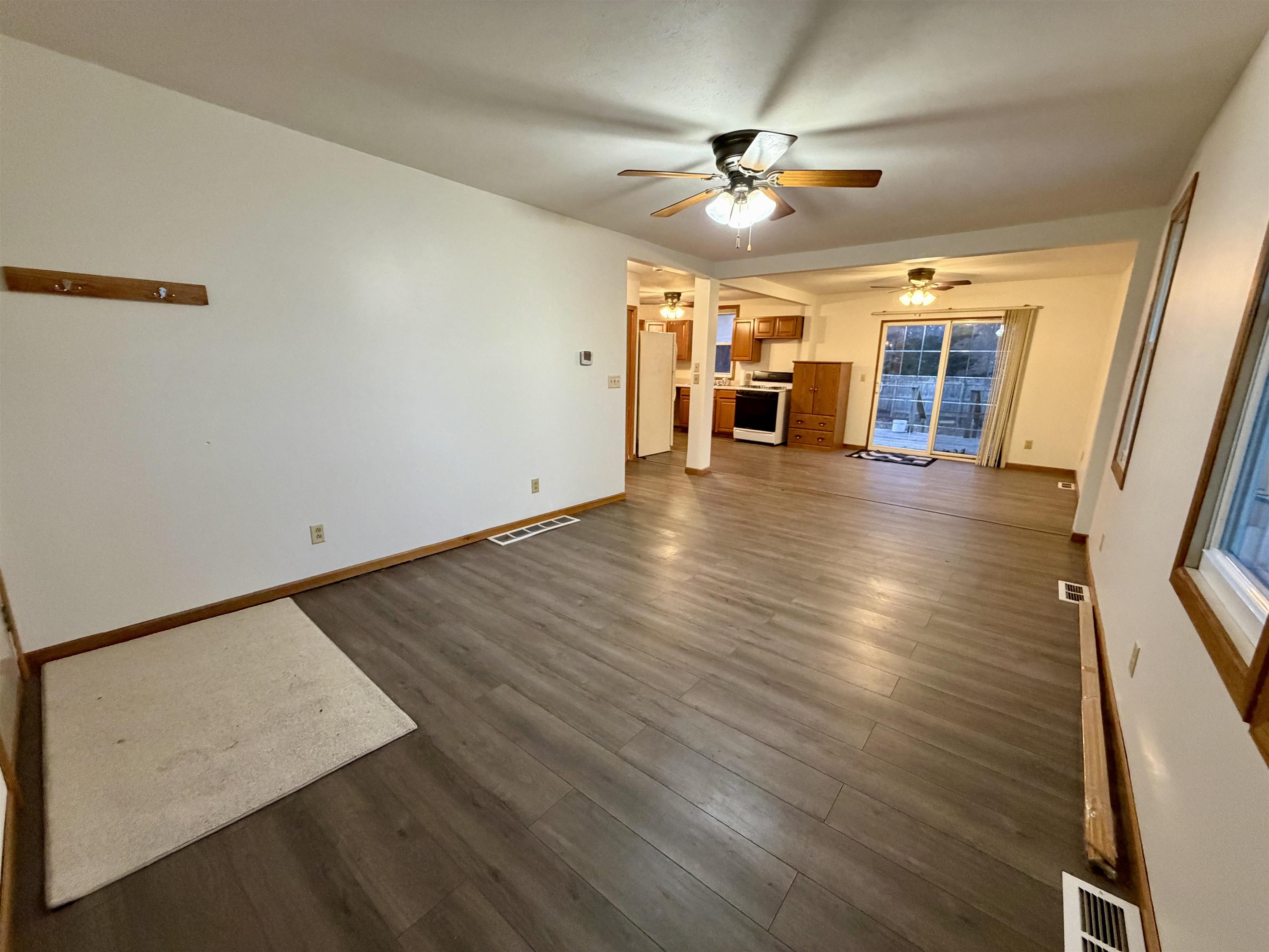 835 E Homeland Court