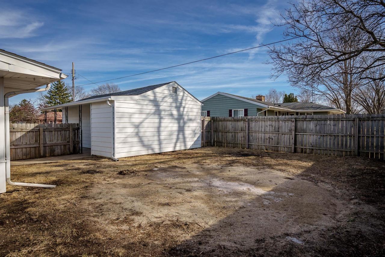 1728 Henderson Avenue