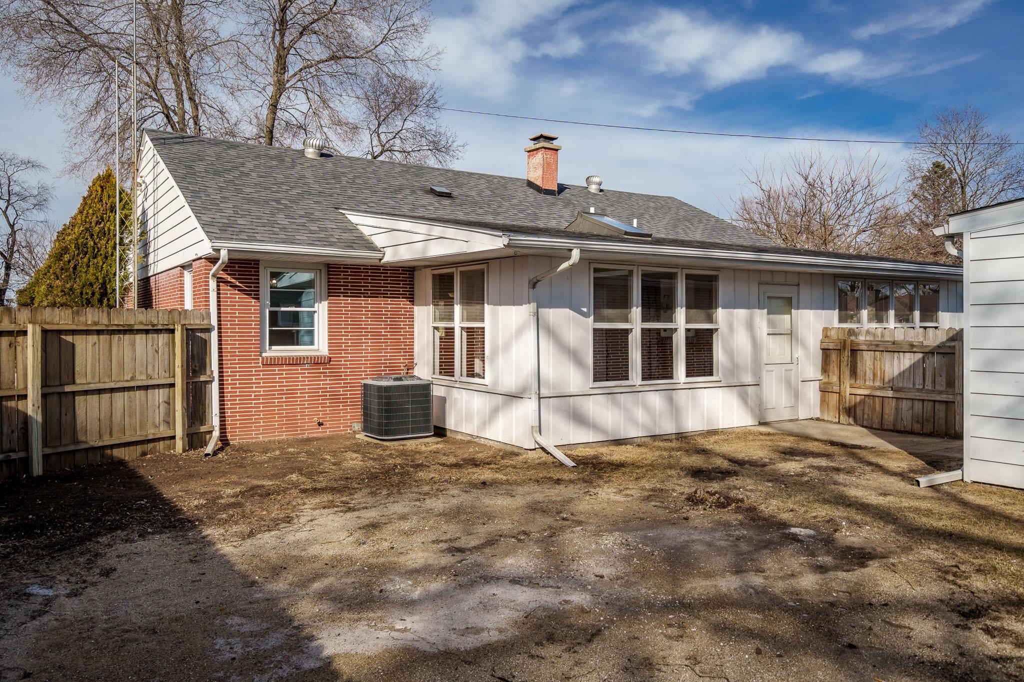 1728 Henderson Avenue