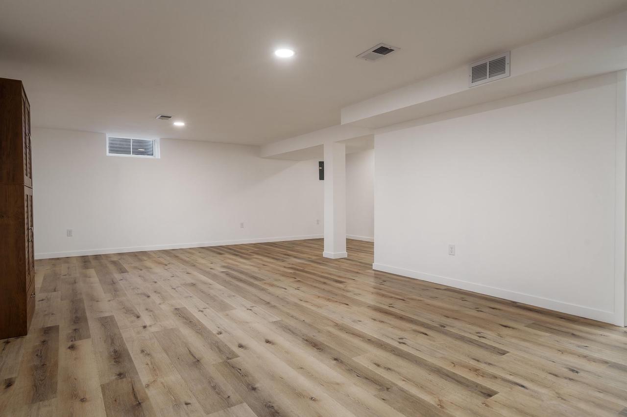 1728 Henderson Avenue