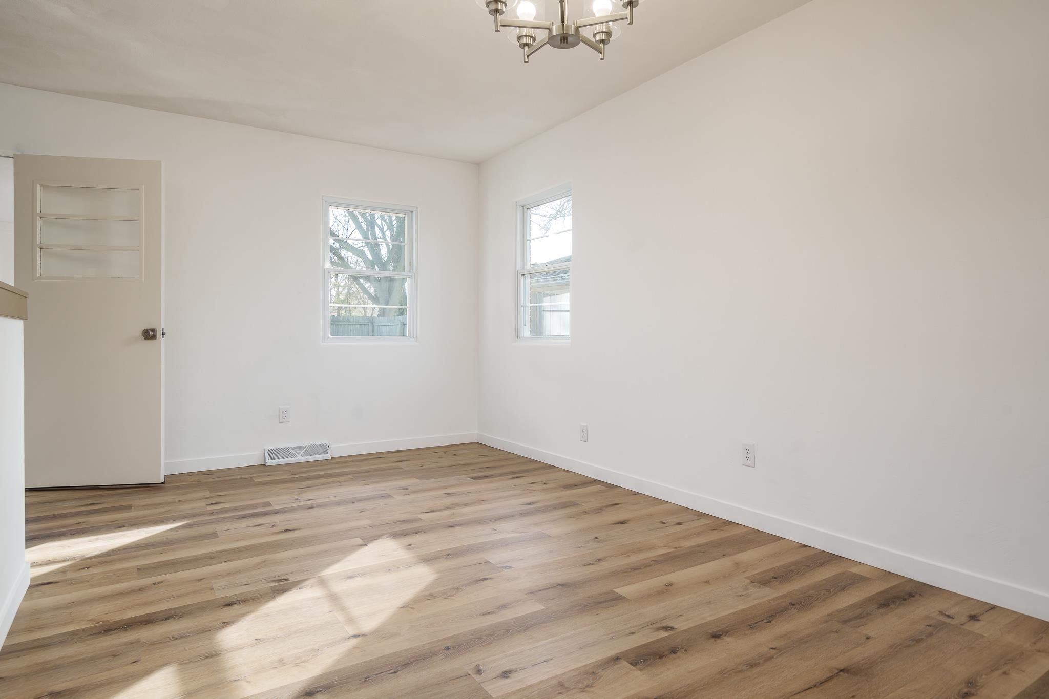 1728 Henderson Avenue