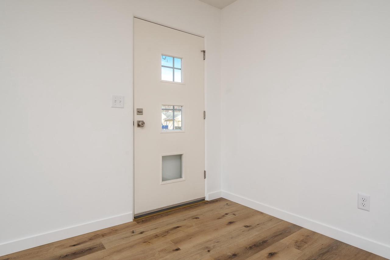 1728 Henderson Avenue