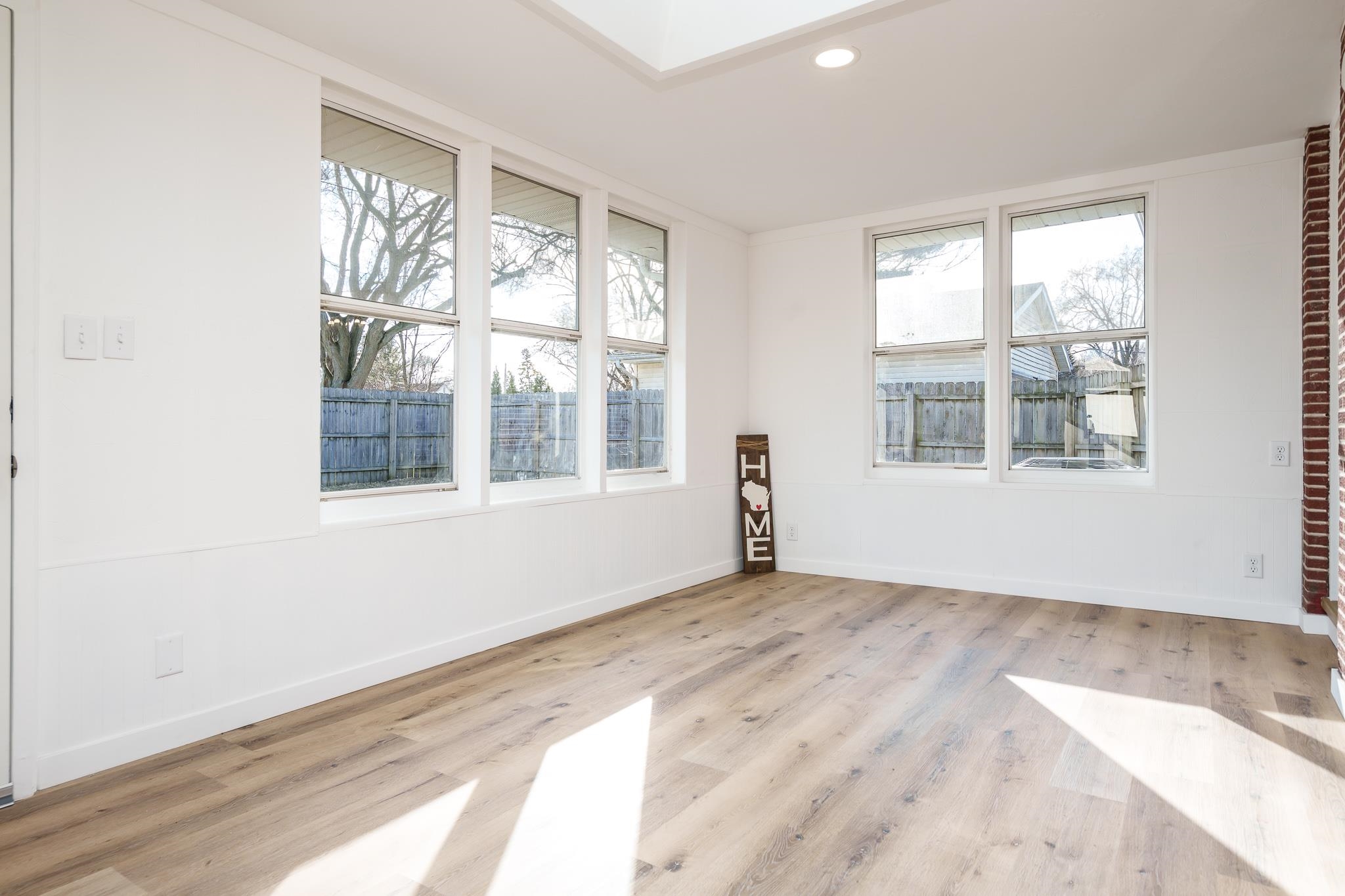 1728 Henderson Avenue