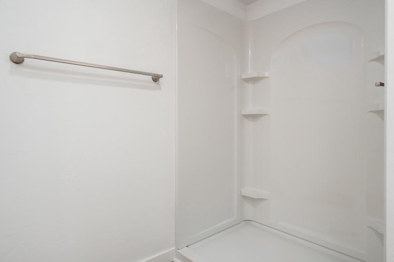 1728 Henderson Avenue