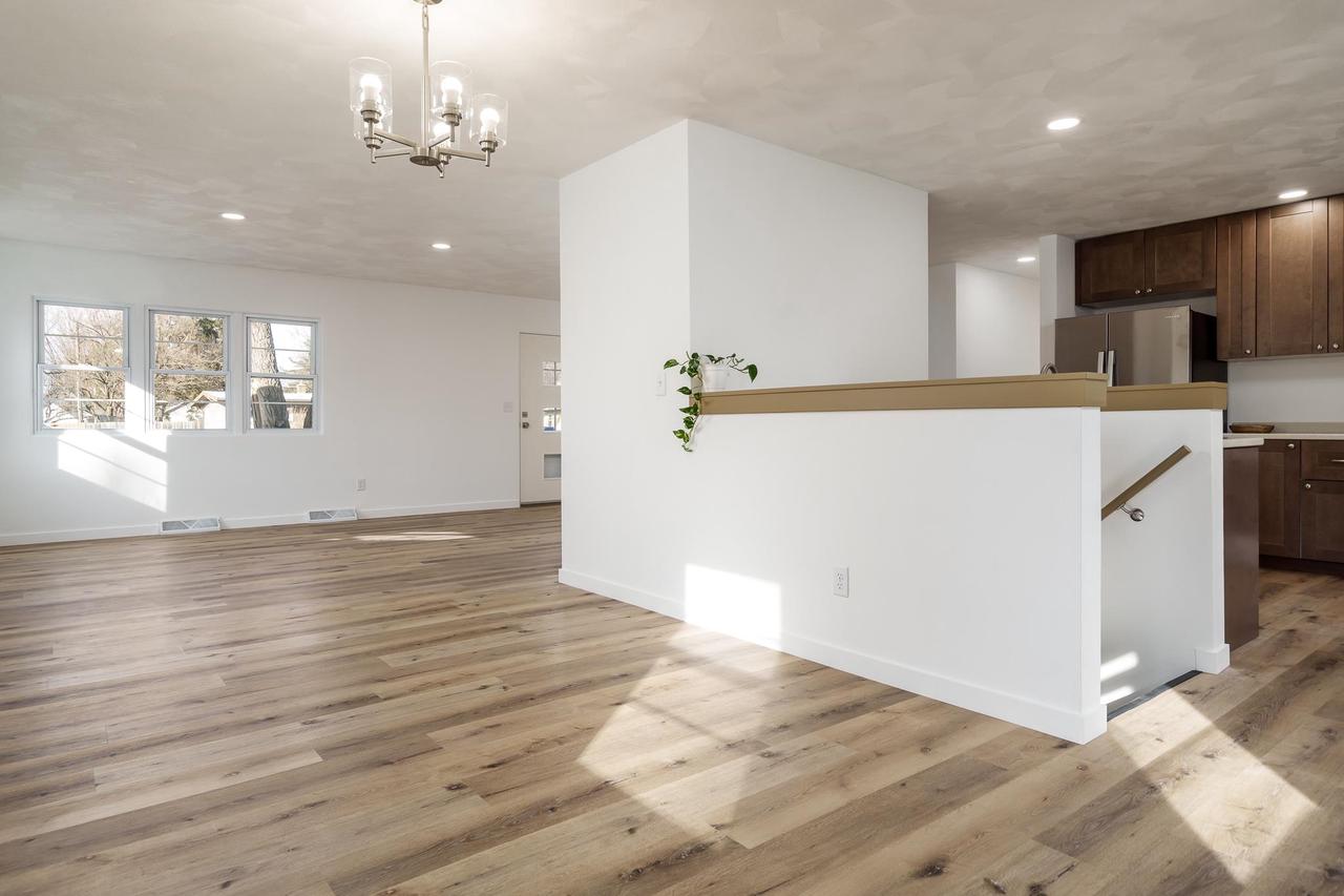 1728 Henderson Avenue