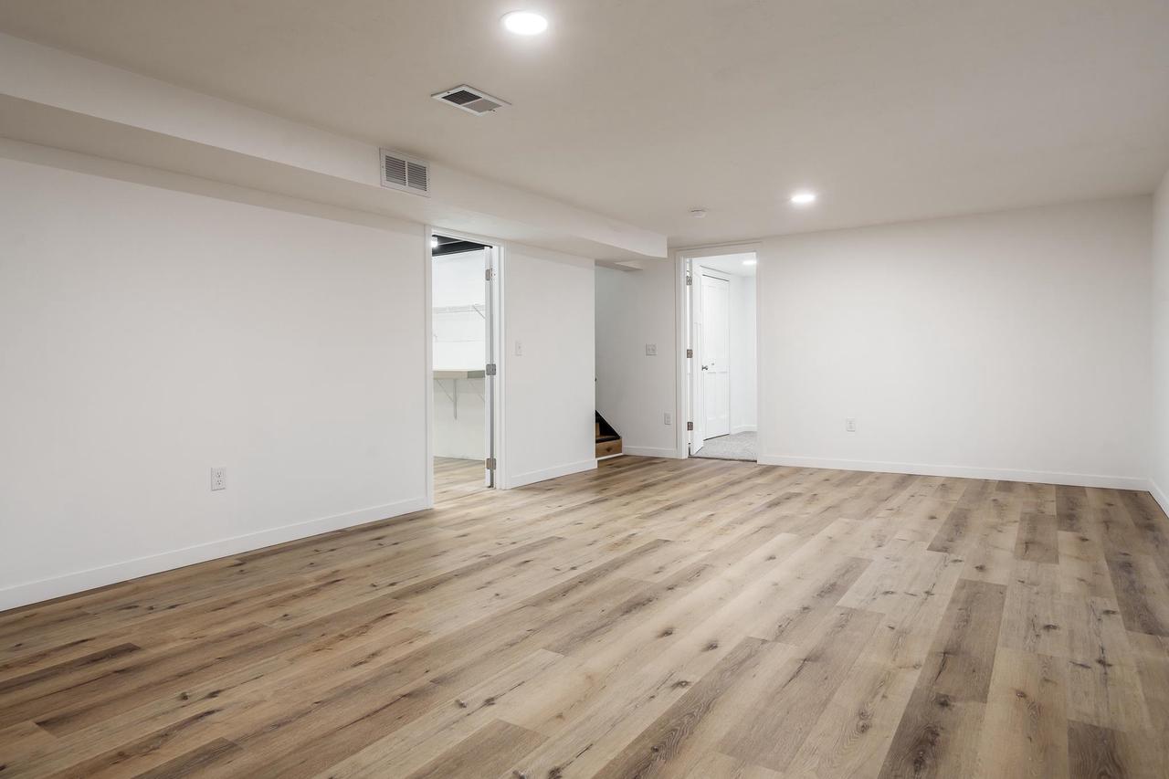 1728 Henderson Avenue