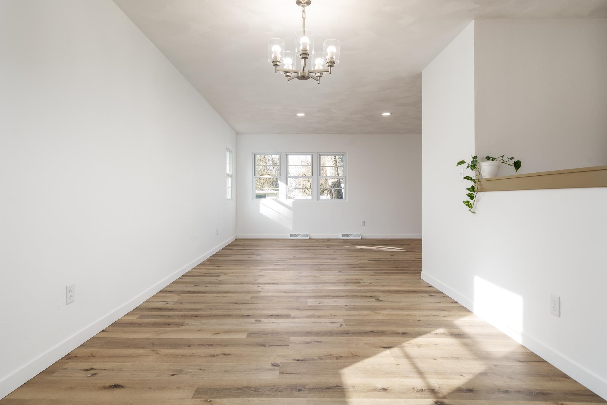 1728 Henderson Avenue