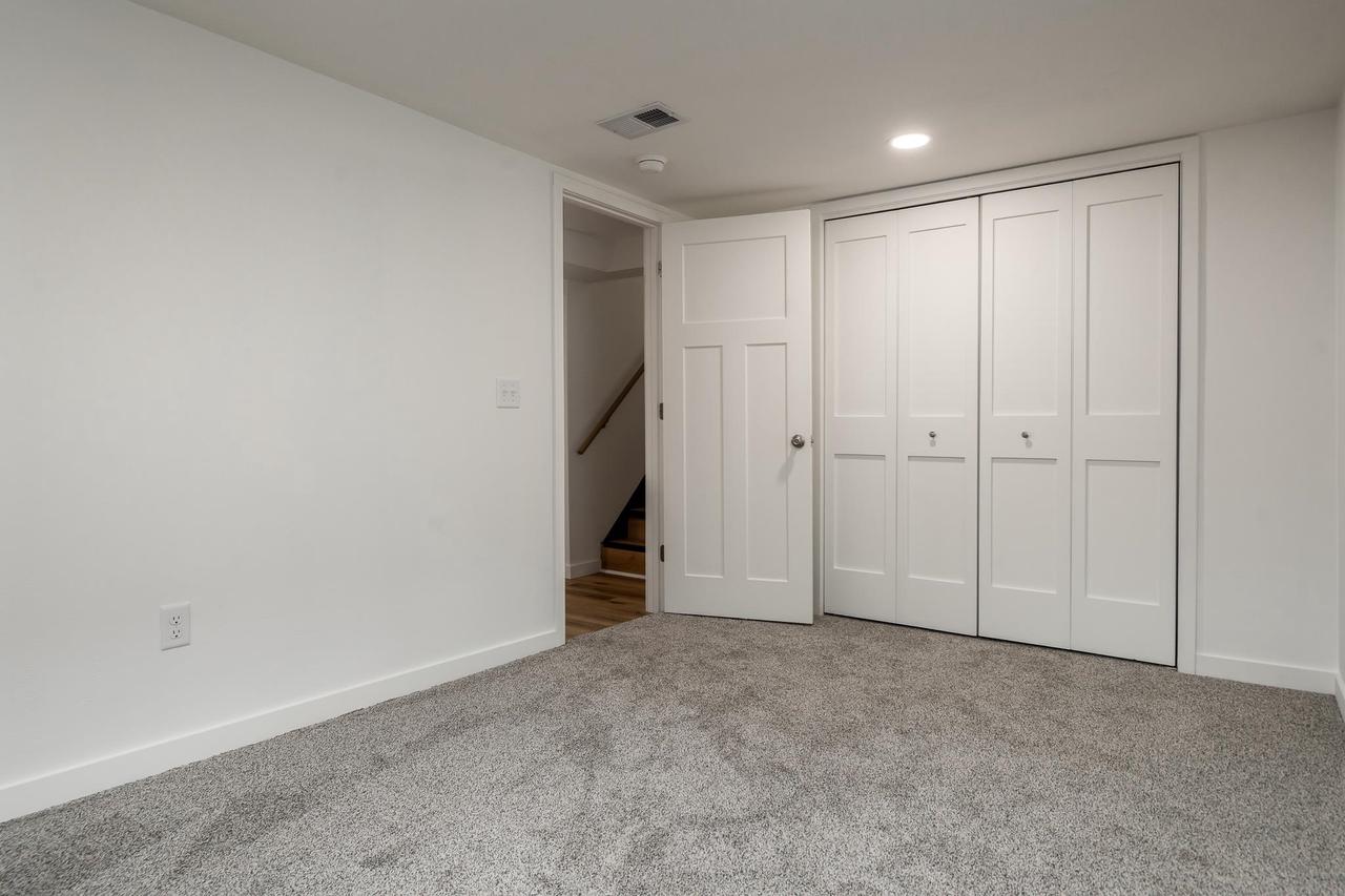 1728 Henderson Avenue