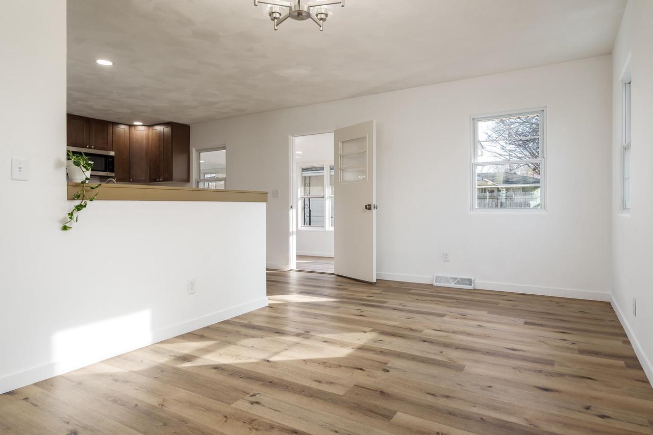 1728 Henderson Avenue