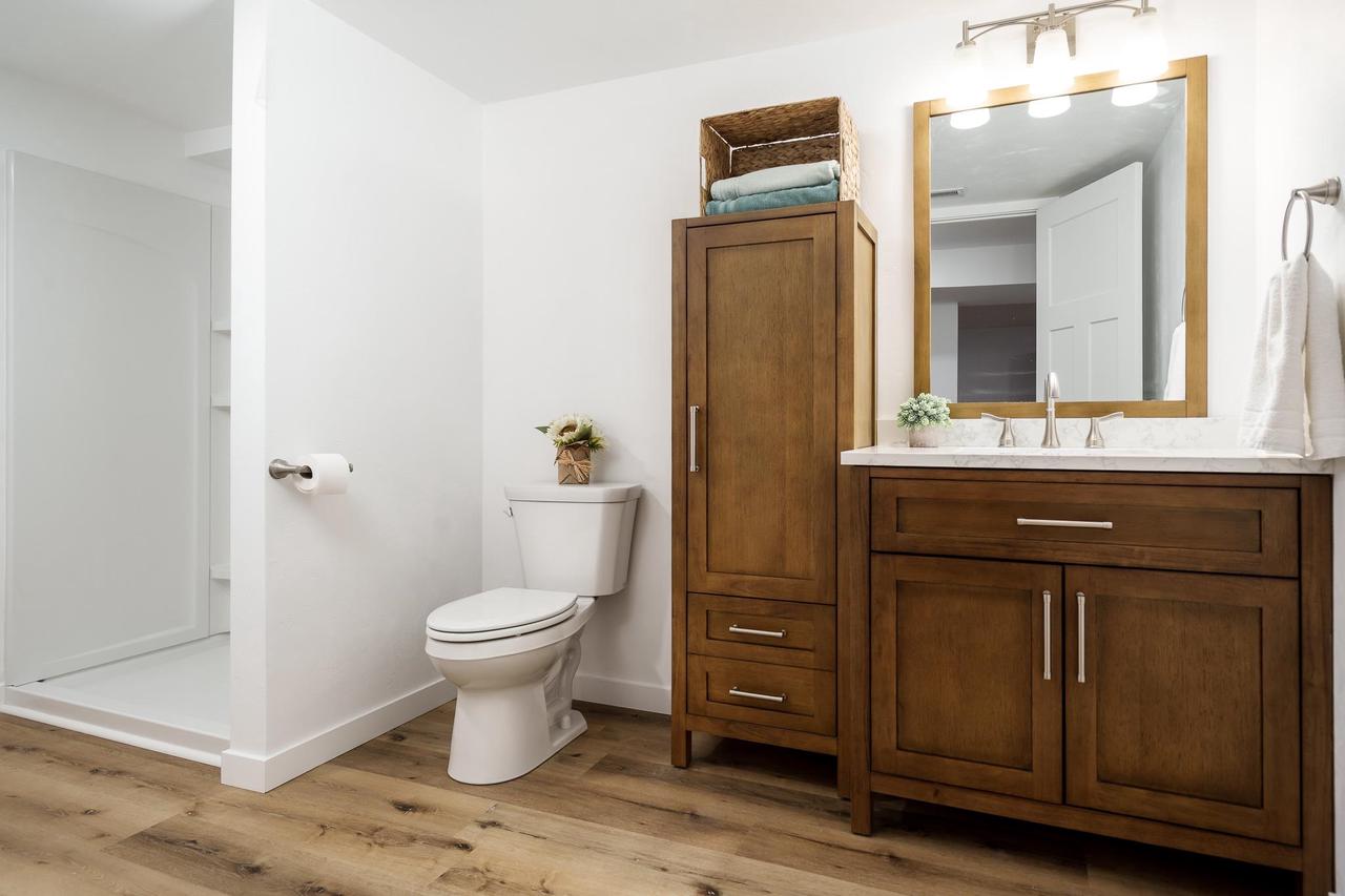 1728 Henderson Avenue