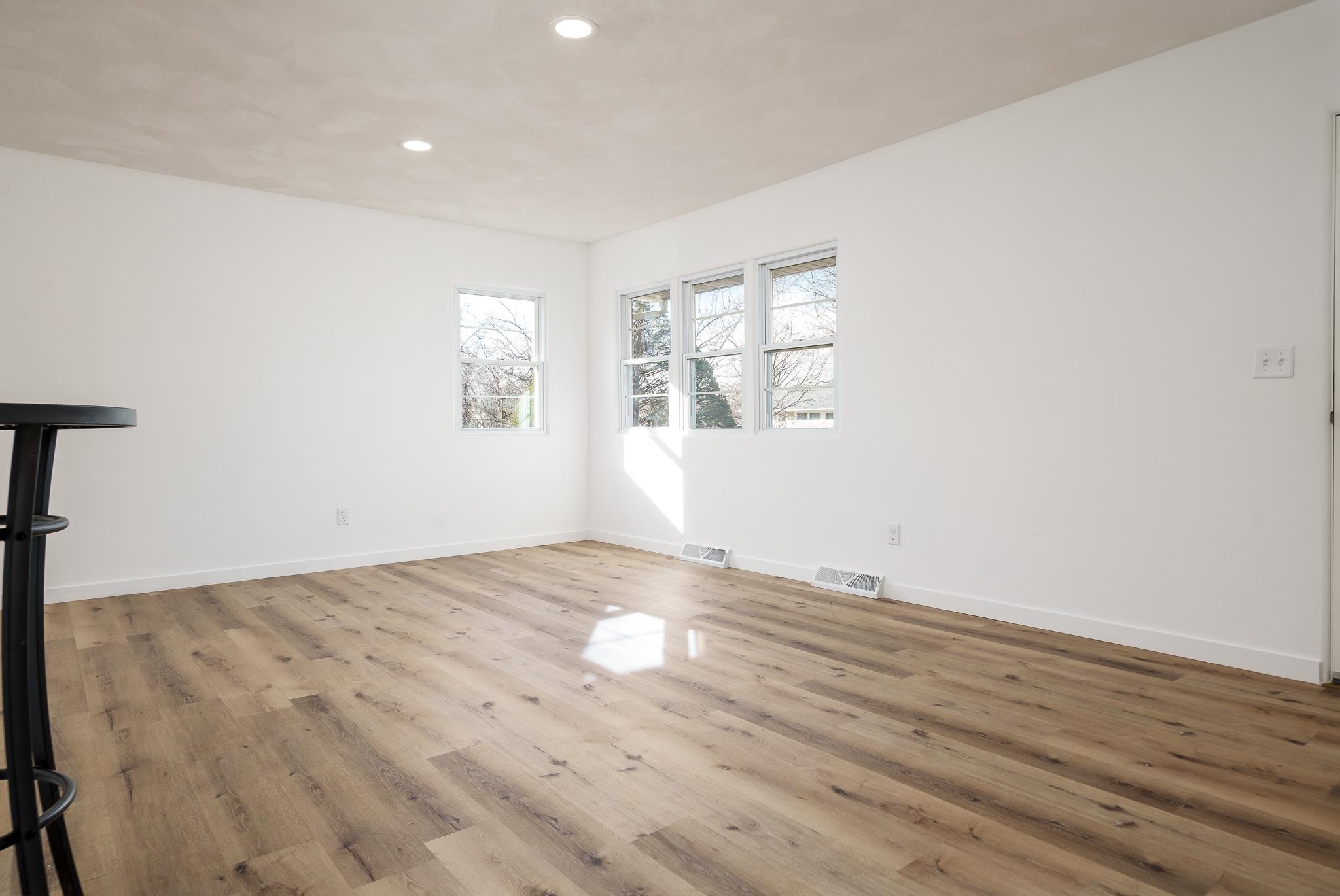 1728 Henderson Avenue