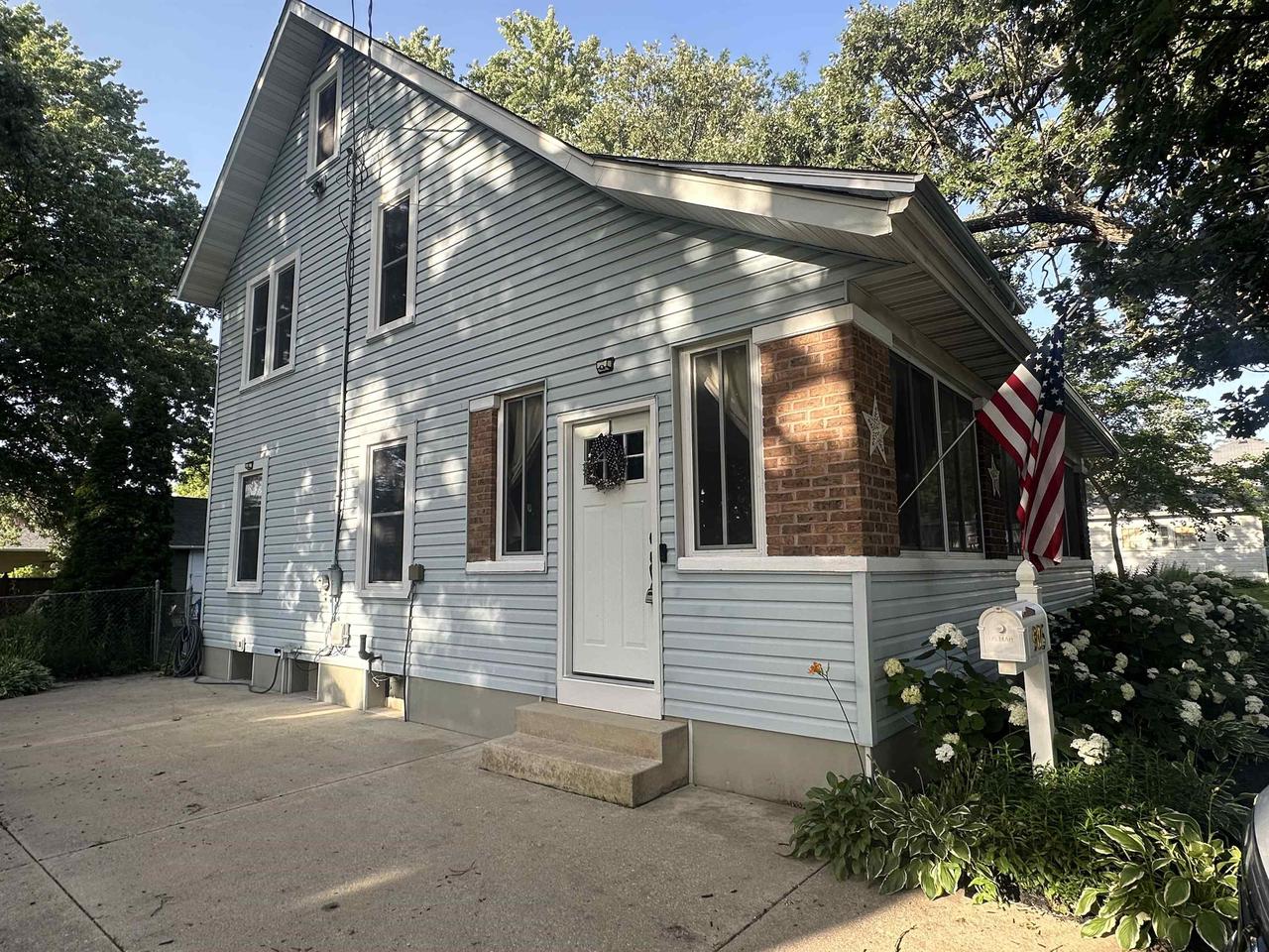 905 4th Street