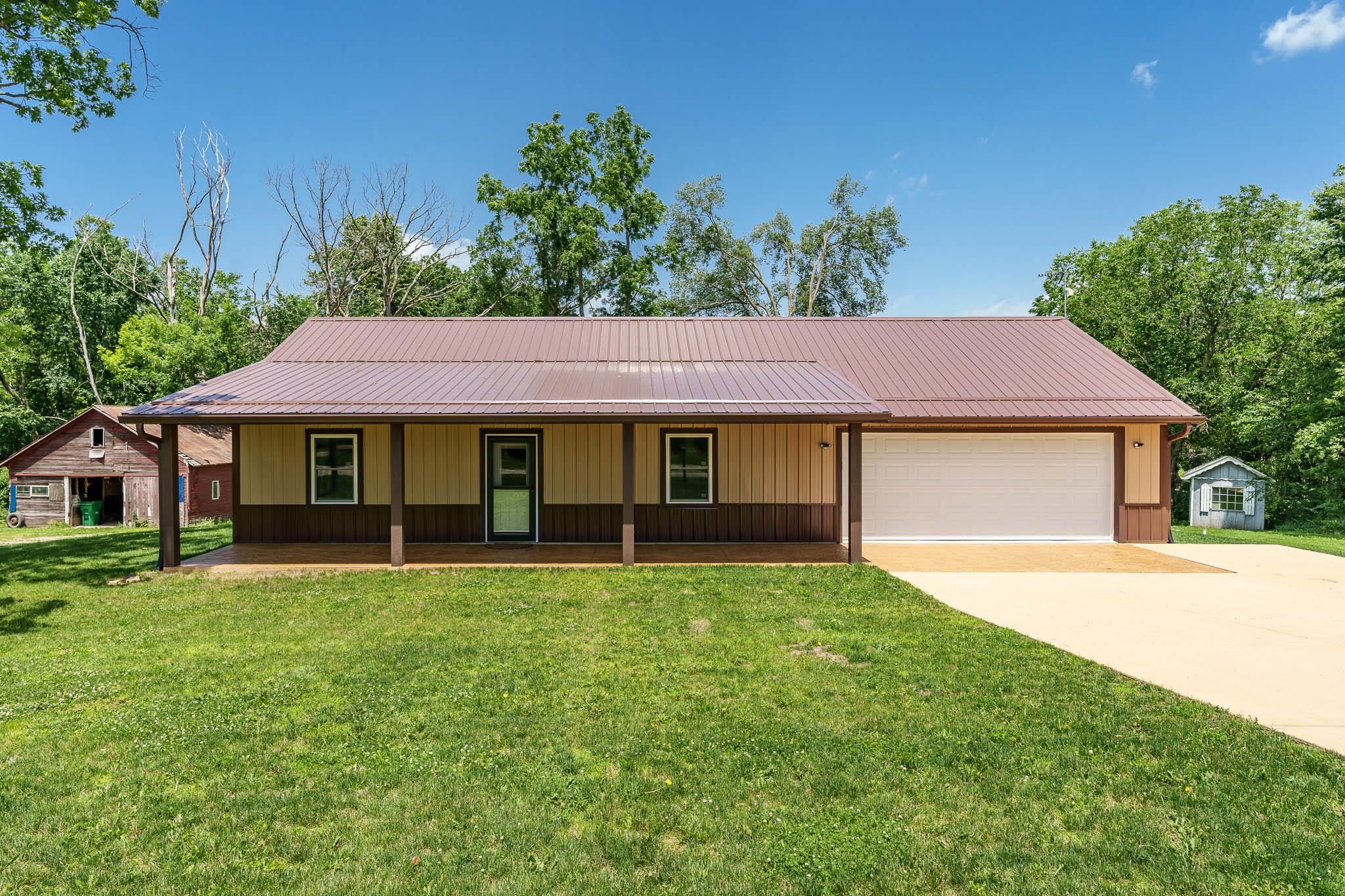 2137 W Creedy Road