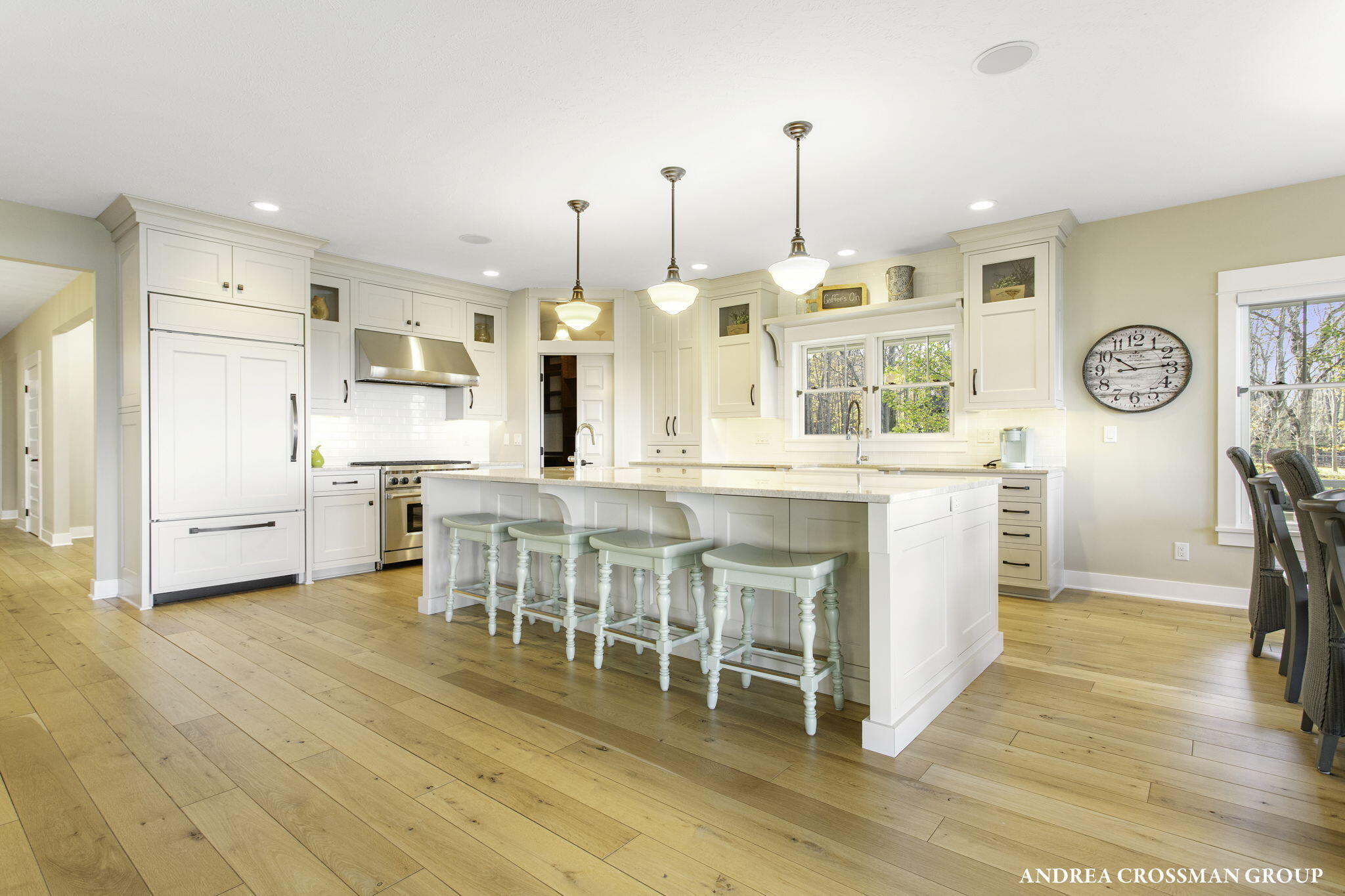 2297 Lakeshore Drive