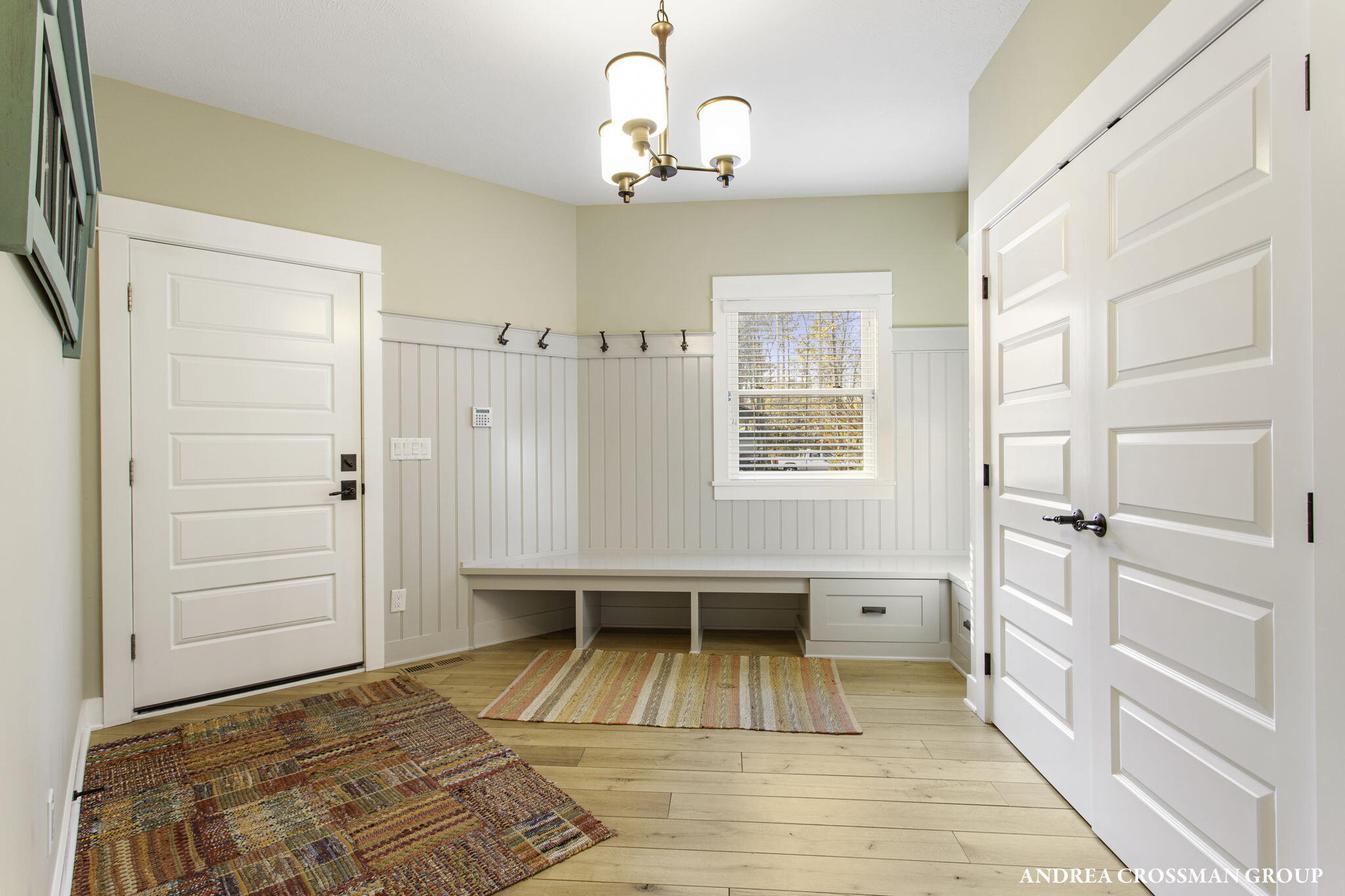 2297 Lakeshore Drive