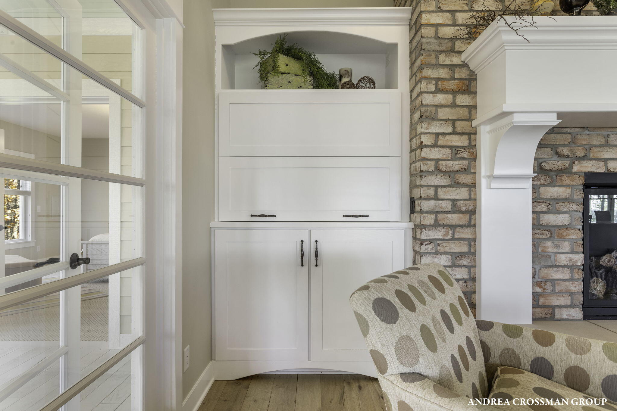 2297 Lakeshore Drive